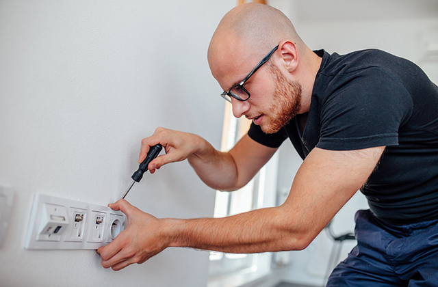 How To Become An Electrician In 5 Steps